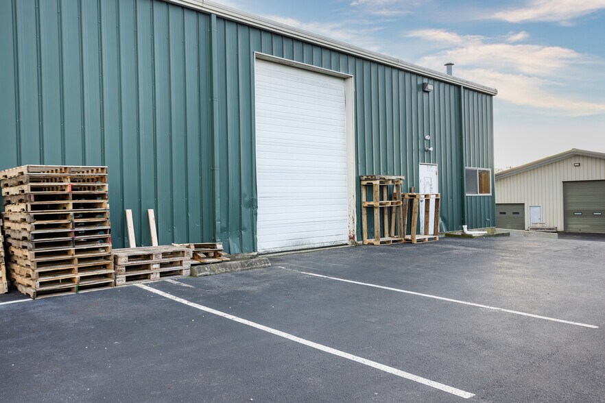 More Photos Of 1079 Aquidneck Ave, Middletown Industrial For Sale