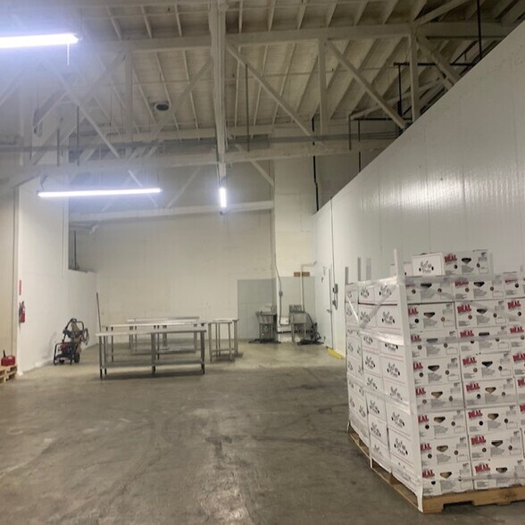 More Photos Of 1937-2035 E Vernon Ave, Vernon Refrigeration Cold Storage For Lease