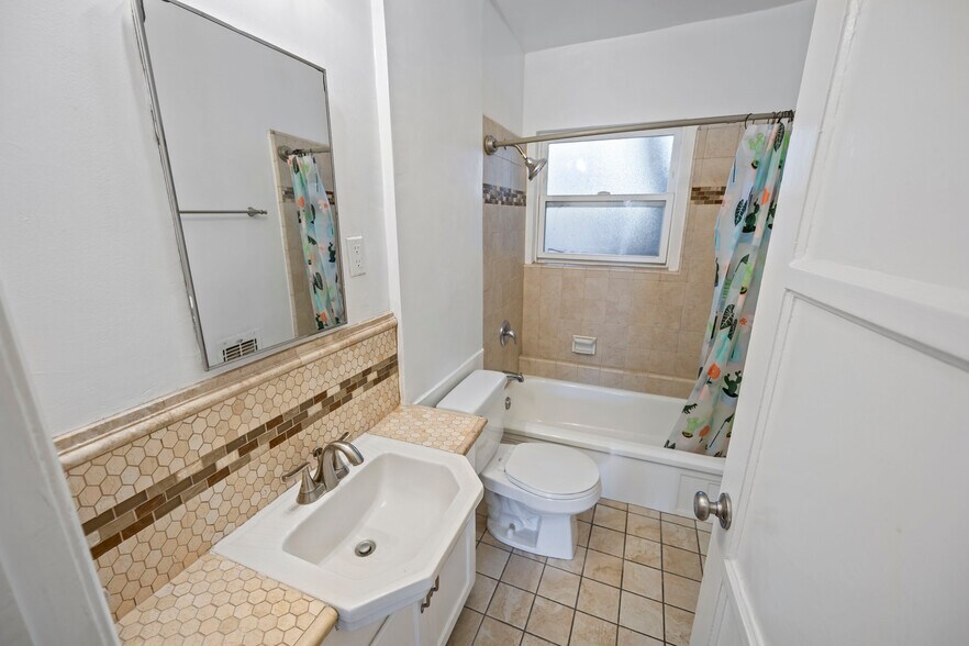 More Photos Of 11089-11099 Strathmore Dr, Los Angeles Apartments For Sale
