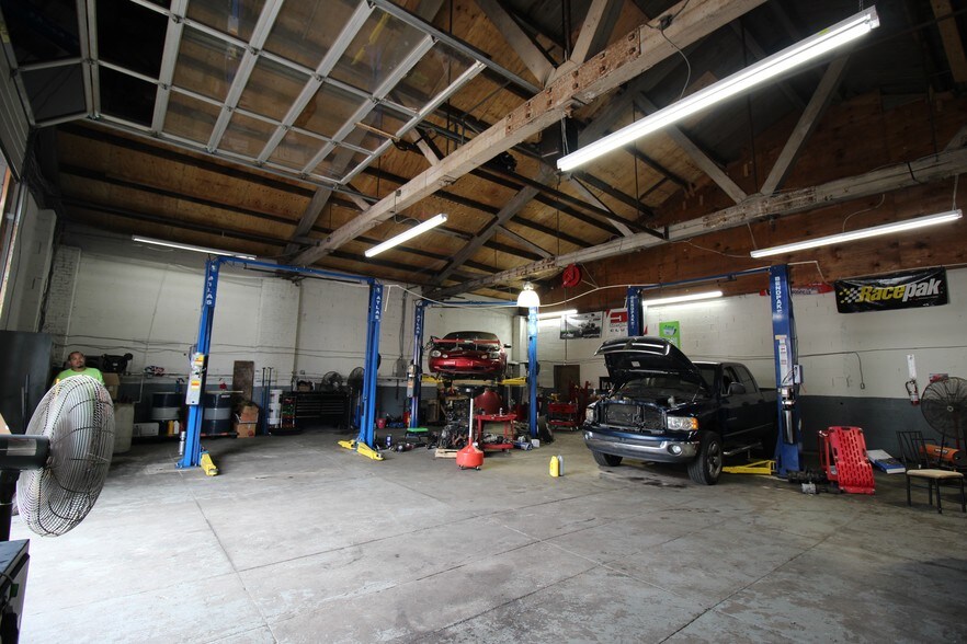 More Photos Of 2108-2112 N 6th St, Philadelphia Auto Repair For Sale