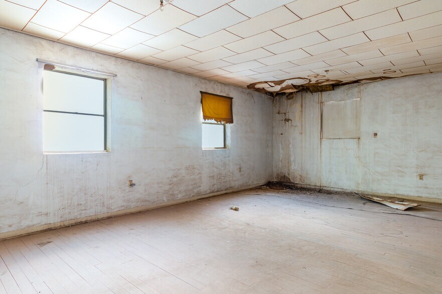 More Photos Of 200 N Florence St, Casa Grande Storefront For Sale