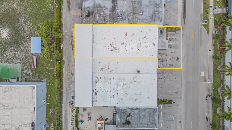 More Photos Of 809-813 NW 1st St, Fort Lauderdale Service For Lease