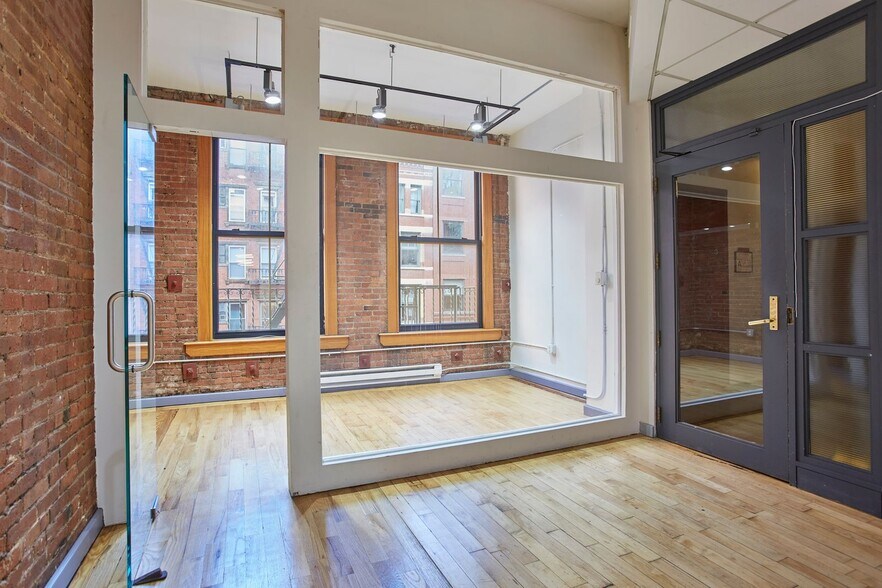 More Photos Of 179 Franklin St, New York Office Residential For Lease