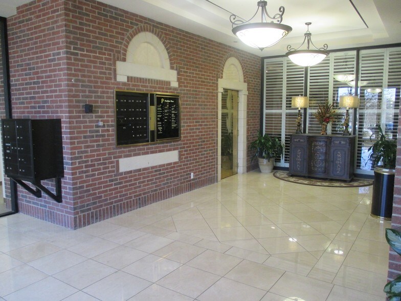 More Photos Of 2220 San Jacinto Blvd, Denton Office For Sale