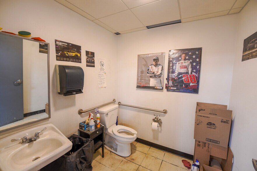 More Photos Of 193 Dix Ave, Glens Falls Freestanding For Sale