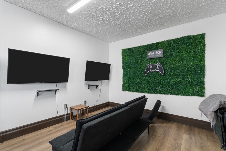 More Photos Of 2307 Cleveland Ave NW, Canton Office Residential For Sale