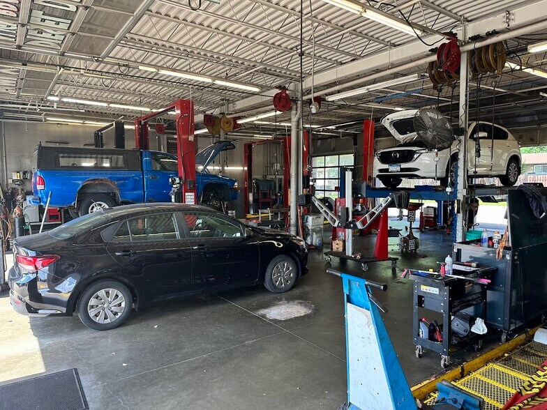 More Photos Of 3657 Bunker Lake Blvd NW, Andover Auto Repair For Lease