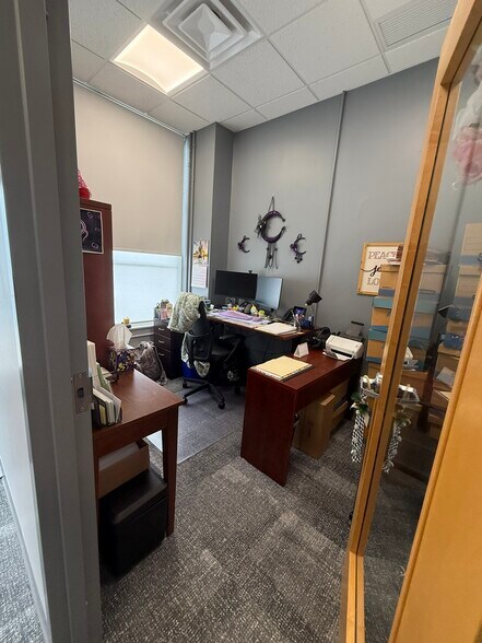 More Photos Of 2212 Murray Ave, Pittsburgh Office Residential For Lease