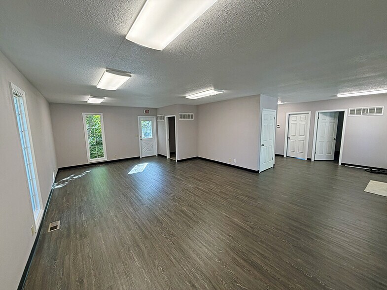 More Photos Of 6 Meadow Heights Professional Park, Collinsville Office For Sale