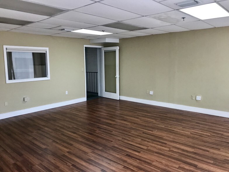 More Photos Of 6900-6914 NW 50th St, Miami Warehouse For Lease