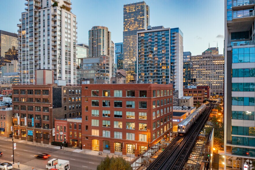 More Photos Of 225 W Ohio St, Chicago Office For Lease