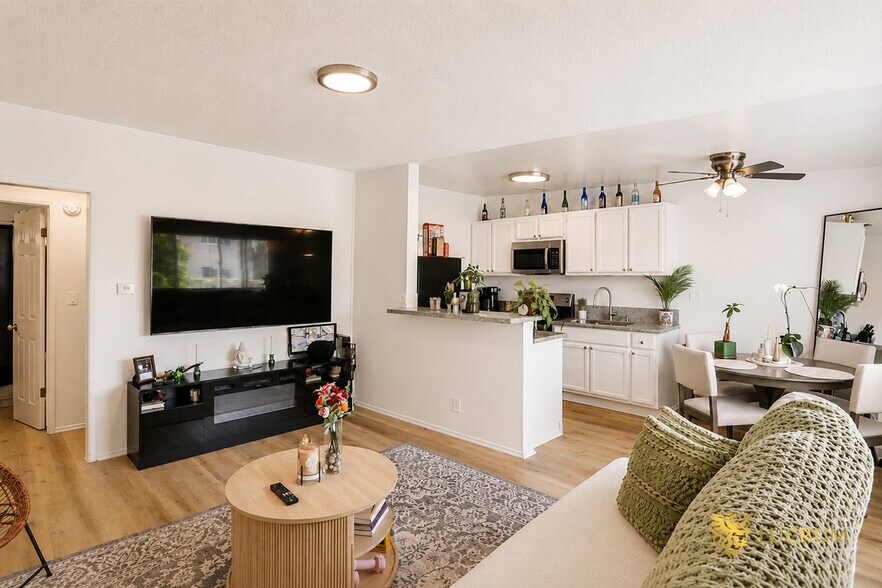 More Photos Of 6944-6954 Coldwater Canyon Ave, North Hollywood Apartments For Sale