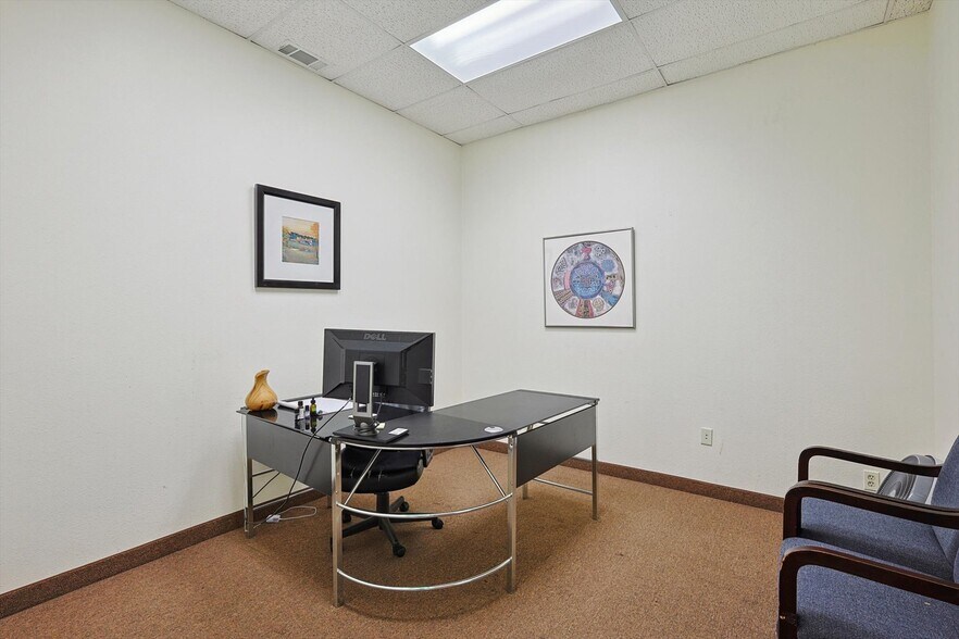 More Photos Of 6960 Marvin D Love Fwy, Dallas Freestanding For Sale