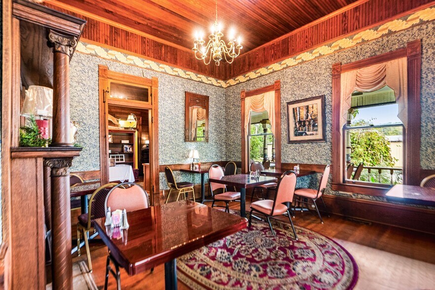 More Photos Of 323 N Main St, Swainsboro Restaurant For Sale