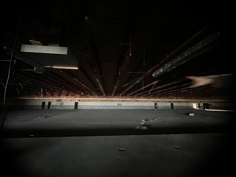 More Photos Of 750 E New Circle Rd, Lexington General Retail For Sale