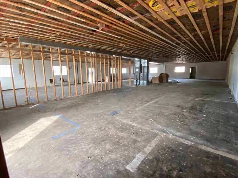 More Photos Of 402 Vine St, Atwood Freestanding For Sale