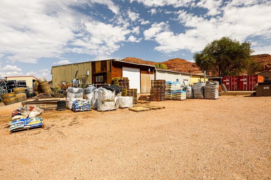More Photos Of 723 E Highway 89, Kanab Storefront Retail Office For Sale
