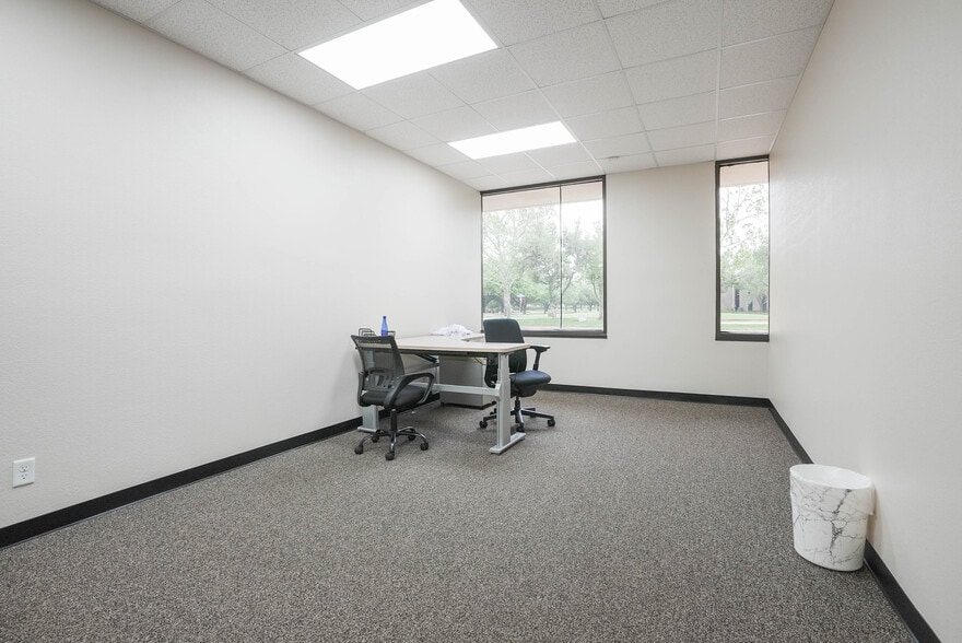 More Photos Of 10410 Corporate Dr, Sugar Land Coworking Space