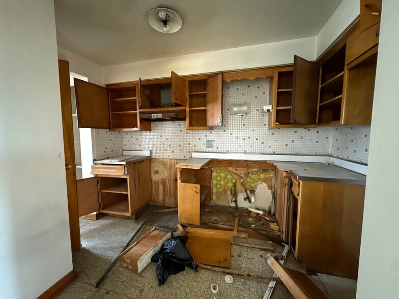 More Photos Of 8044 S Cottage Grove Ave, Chicago Apartments For Sale