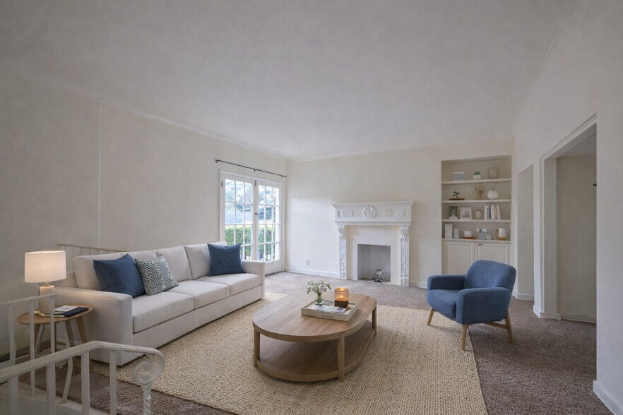 More Photos Of 2636 N Beachwood Dr, Los Angeles Apartments For Sale