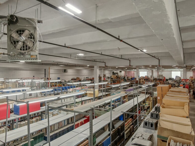 More Photos Of 495 Walton Ave, Bronx Warehouse For Lease