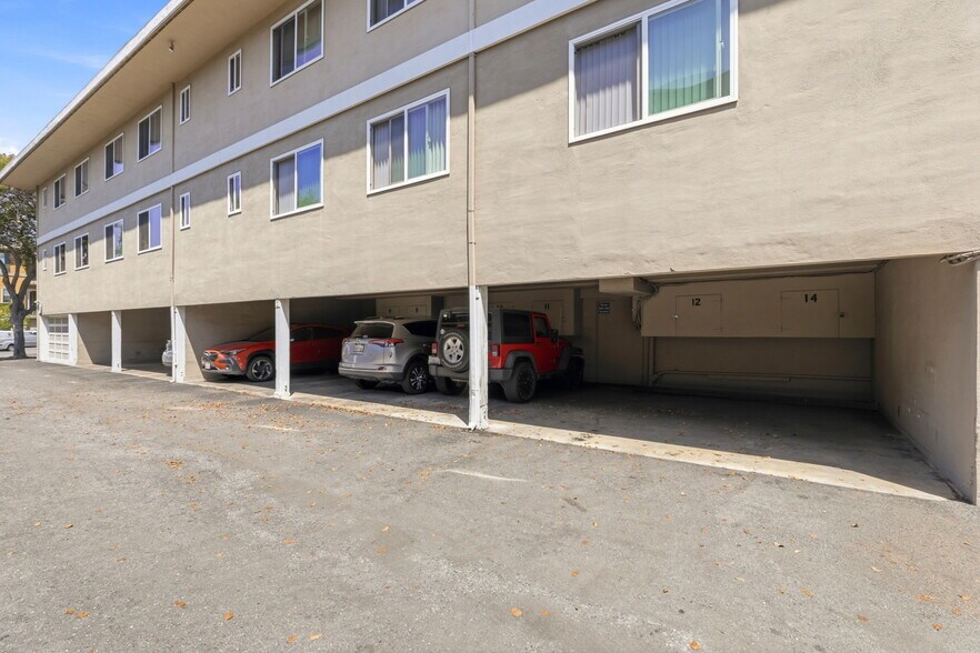 More Photos Of 527 Walker Dr, Mountain View Apartments For Sale
