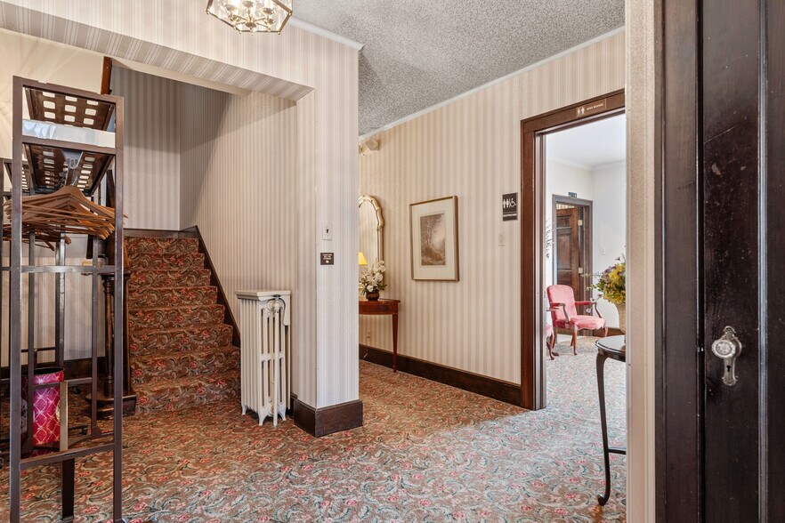 More Photos Of 150 Main St, Johnson City Medical For Sale