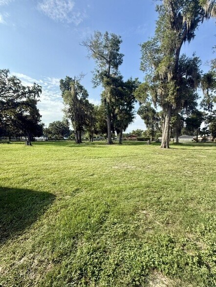 More Photos Of 17323 Lake St, Umatilla Specialty For Sale