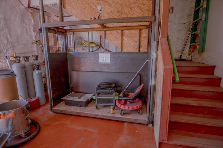 More Photos Of 103 N. Clarady, Wanette Industrial For Sale