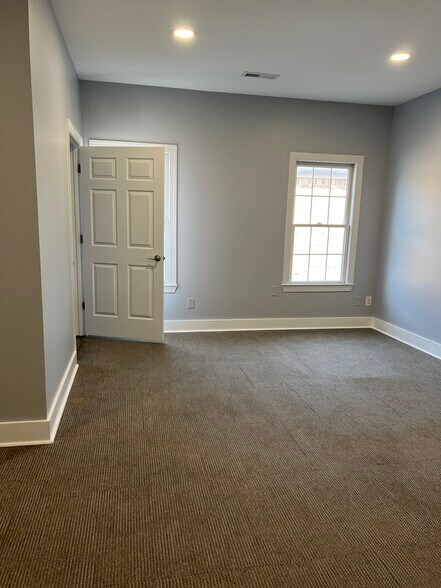 More Photos Of 1407 NW Broad St, Murfreesboro Freestanding For Lease