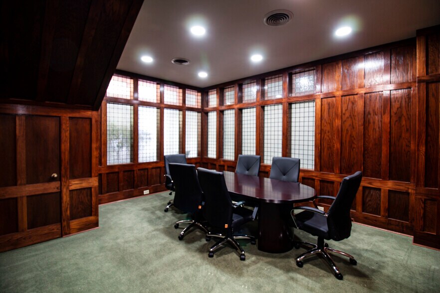 More Photos Of 2021 3rd Ave N, Birmingham Office For Sale