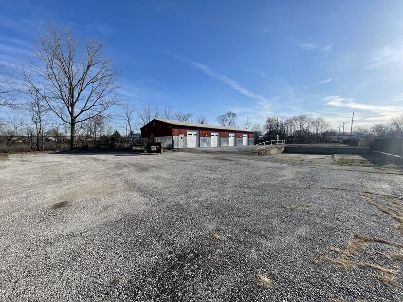 More Photos Of 1604 Deloss St, Indianapolis Flex For Lease