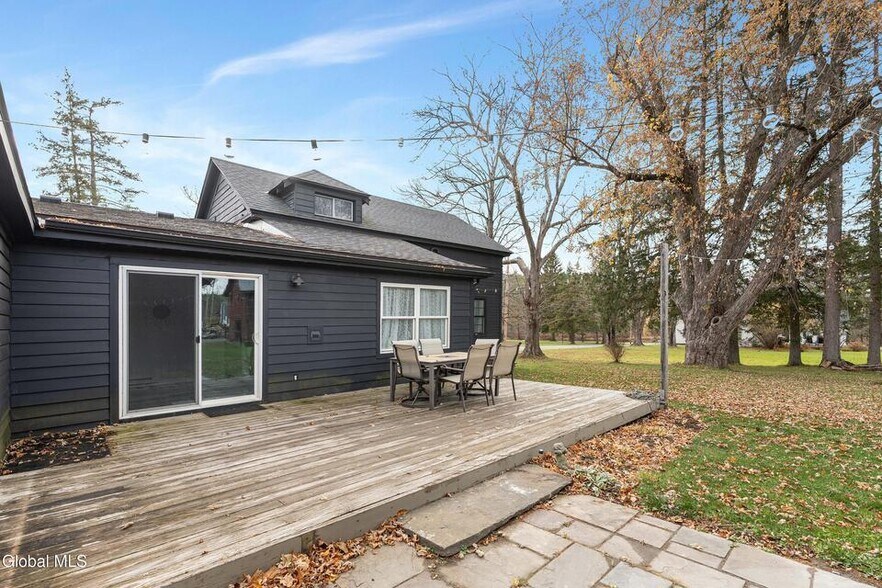 More Photos Of 5922-5926 NY-81, Greenville Light Manufacturing For Sale