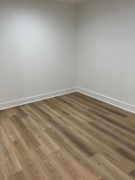 More Photos Of 1542 4TH St, Sarasota Storefront Retail Office For Lease