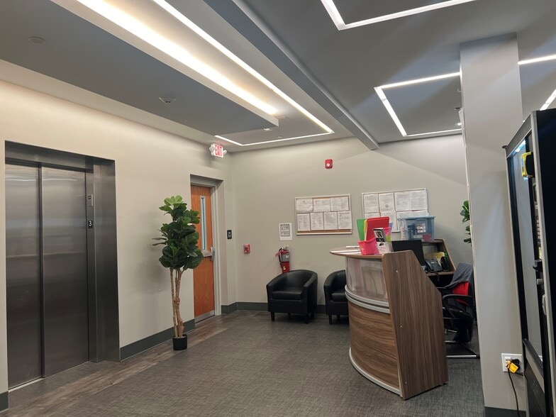 More Photos Of 55 Willow Ln, Marlboro Medical For Lease