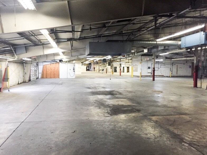 More Photos Of 2 Flint Mine Rd, Coxsackie Manufacturing For Sale