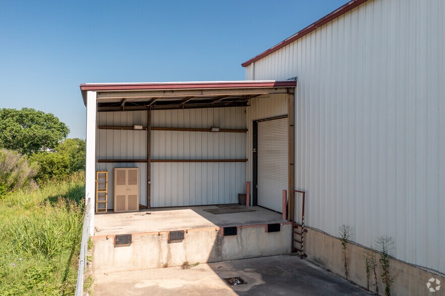 More Photos Of 400 Lookout Ridge Blvd, Harker Heights Warehouse For Sale