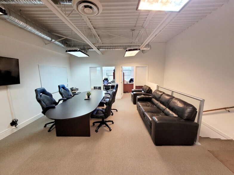 More Photos Of 5489 Byrne Rd, Burnaby Light Manufacturing For Sale