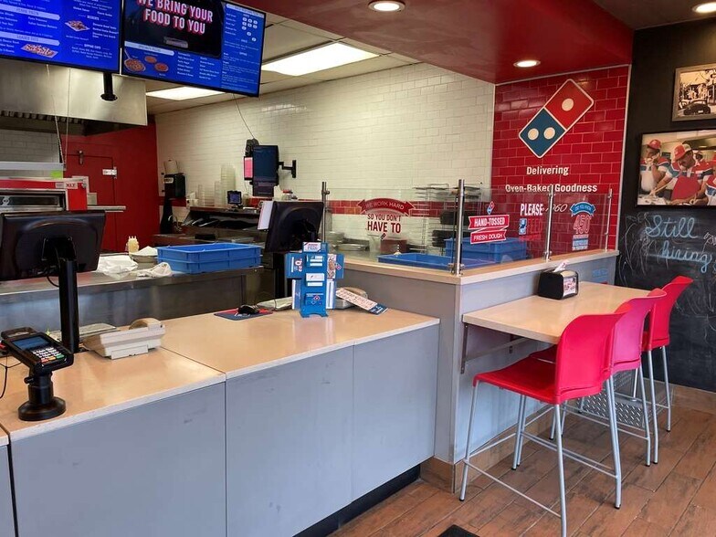 More Photos Of 110-114 S Rum River Dr, Princeton General Retail For Lease