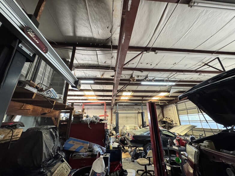 More Photos Of 4050 Lawrenceville Hwy NW, Lilburn Auto Repair For Sale