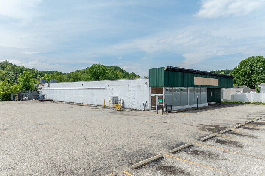 More Photos Of 412 Wurtland Ave, Greenup Freestanding For Lease