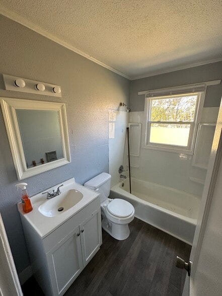 More Photos Of 1424 E Commerce Ave, High Point Multifamily For Sale