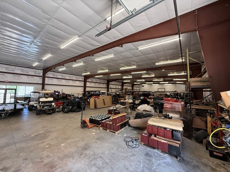 More Photos Of 140 Weathers st, Youngsville Flex For Lease