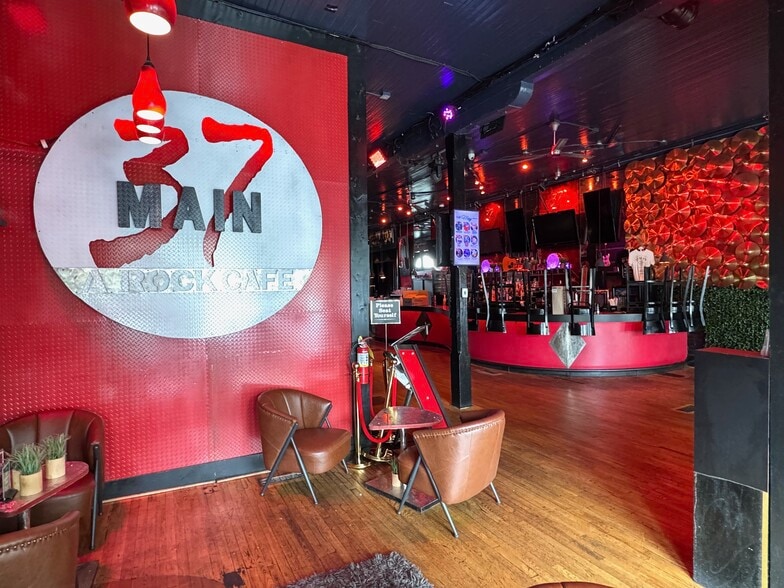 More Photos Of 37 E Main St, Buford Storefront Retail Office For Sale