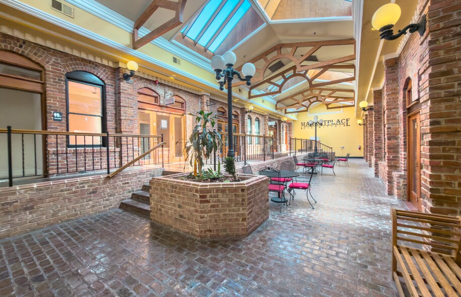 More Photos Of 114 Market St SE, Roanoke Storefront Retail Office For Lease