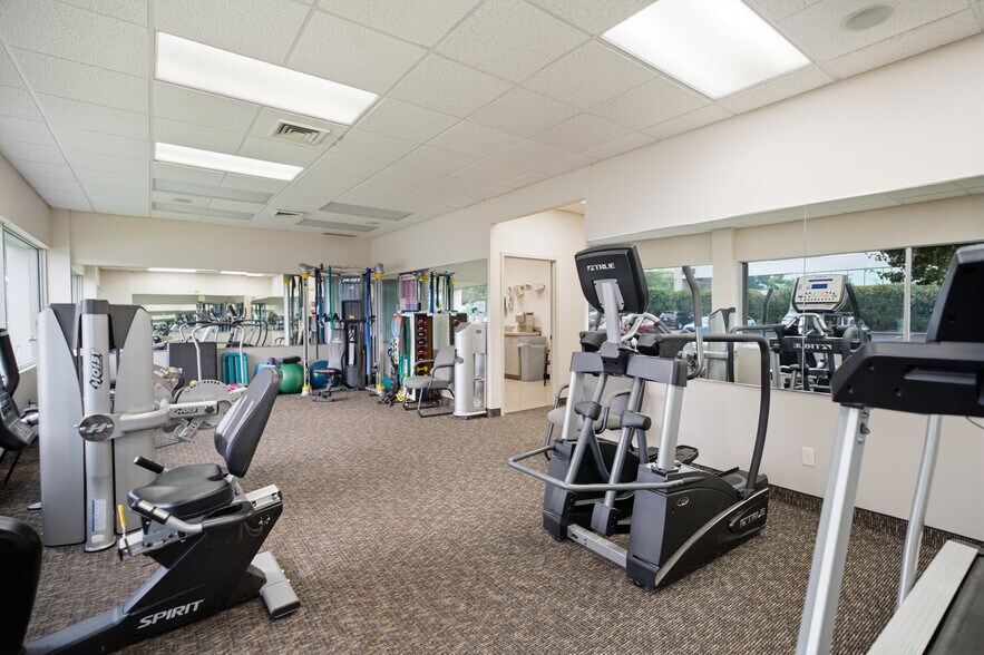 More Photos Of 877 Stewart Ave, Garden City Medical For Sale