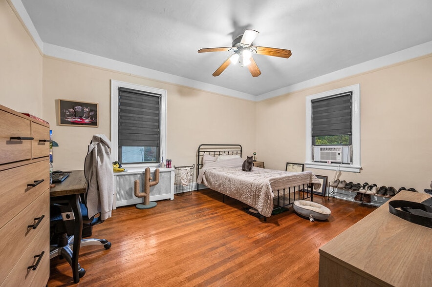 More Photos Of 4324 208th St, Bayside Apartments For Sale