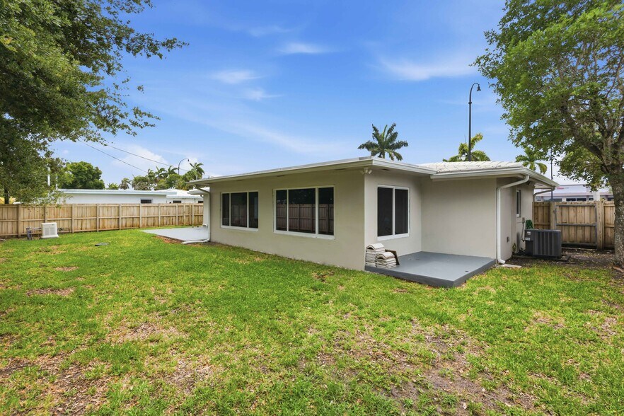 More Photos Of 940 State Road 7, Fort Lauderdale Office For Sale