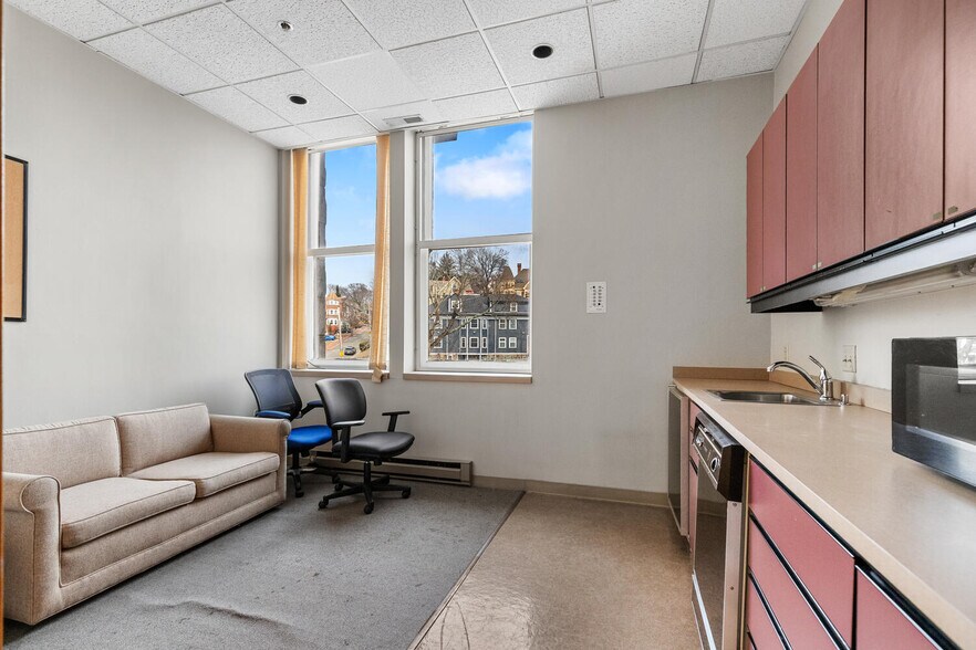 More Photos Of 92 High St, Medford Medical For Sale