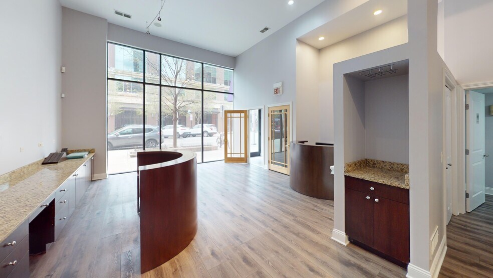 More Photos Of 1009 W Fulton Market, Chicago Storefront Retail Office For Sale